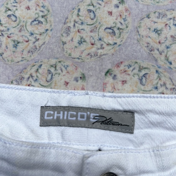 Chicos Platinum Darlene Crop pant white with navy embroidery details Size 1.5 - Picture 4 of 12